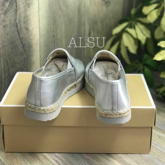 💖MEGA SALE💖🌿 NWT Michael Kors Hastings Slip On 7 Metallic Silver 40R8HTFP2M - Picture 4 of 16